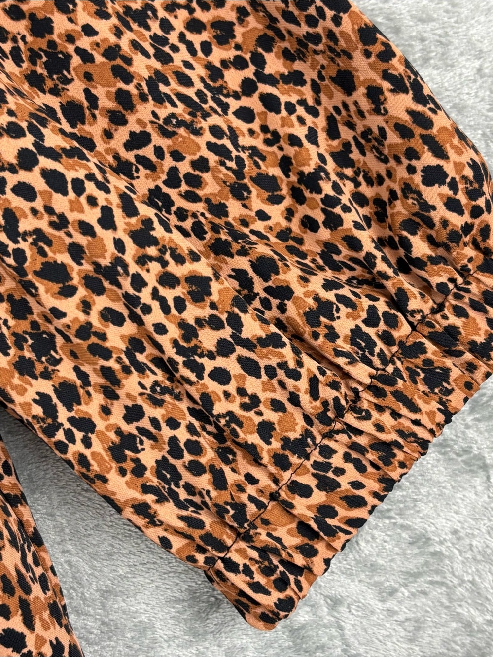 Tuckernuck Pomander Place Top Womens XL Brown Leopard Print V-Neck - Picture 7 of 10